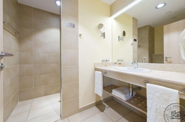 Kvapą gniaužiančios atostogos Bulgarijoje 4* viešbutyje RIU HELIOS su skrydžiu ir maitinimu „viskas įskaičiuota“