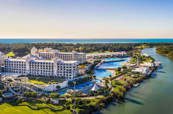 BELEKAS. Aktyvios vasaros atostogos Turkijoje su teniso rakete! TITANIC DELUXE GOLF BELEK 5* viešbutis – tobulas pasirinkimas aktyvaus poilsio mėgėjams! Skrydis, 7 nakvynės VIP klasės 5* viešbutyje su „ultra viskas įskaičiuota“ maitinimu